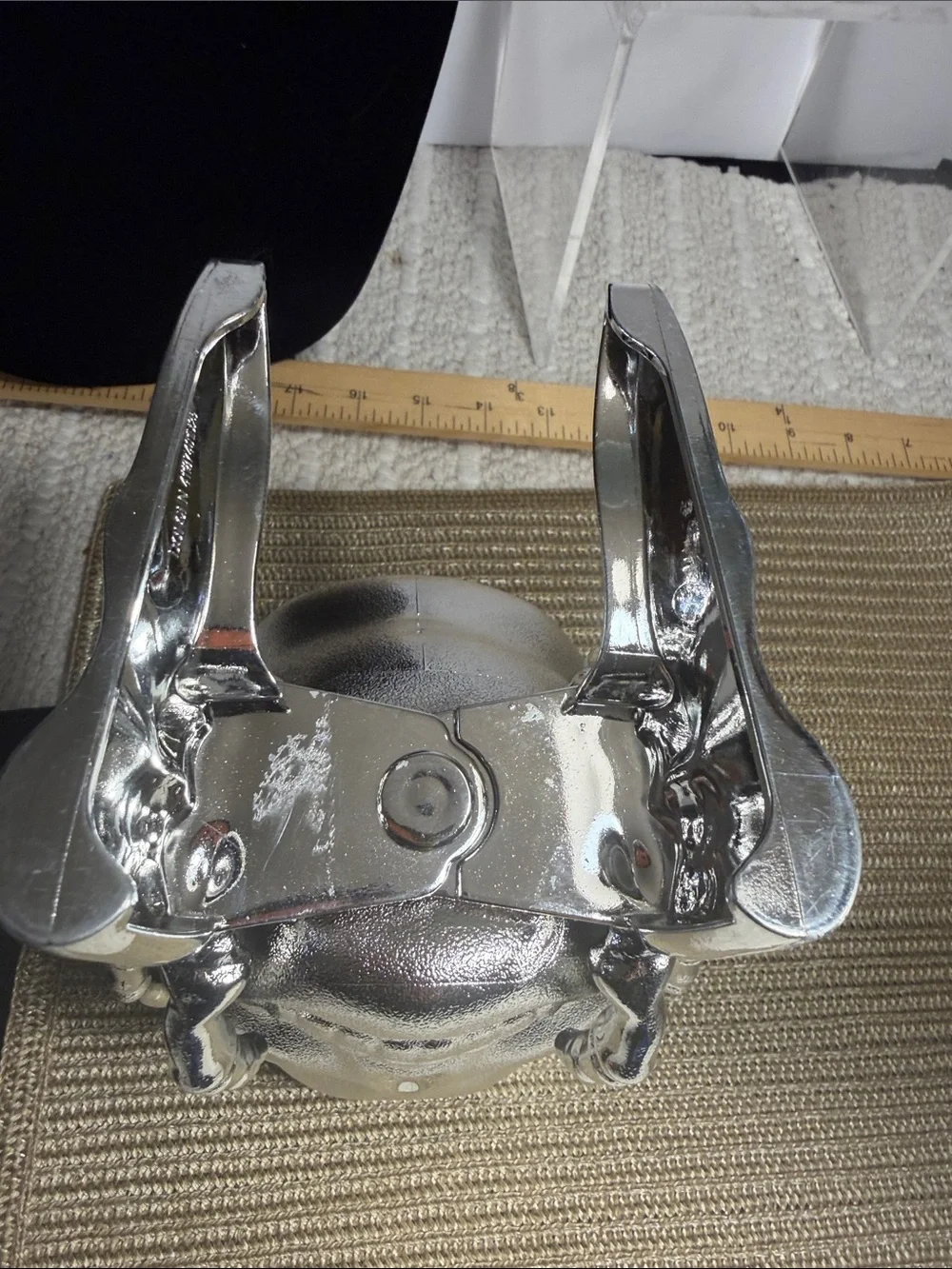 NWOT Silver Skull Skeleton Hands Decorative Bowl Gothic Halloween Candy Dish